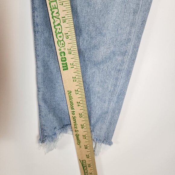 American Eagle Curvy Mom Jean Distressed Lt Wash Denim Jeans Shredded Raw Hem 6 - Picture 10 of 10